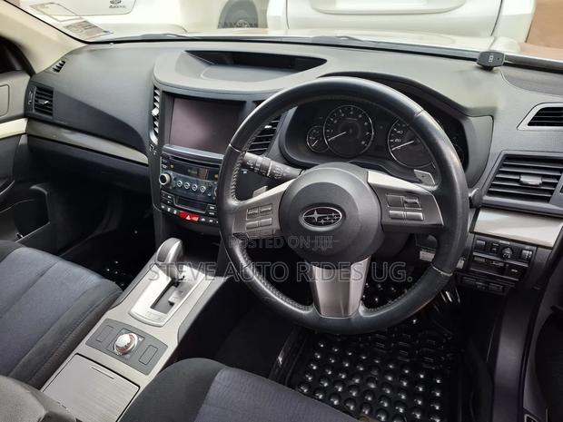 Subaru Outback 2011 Silver