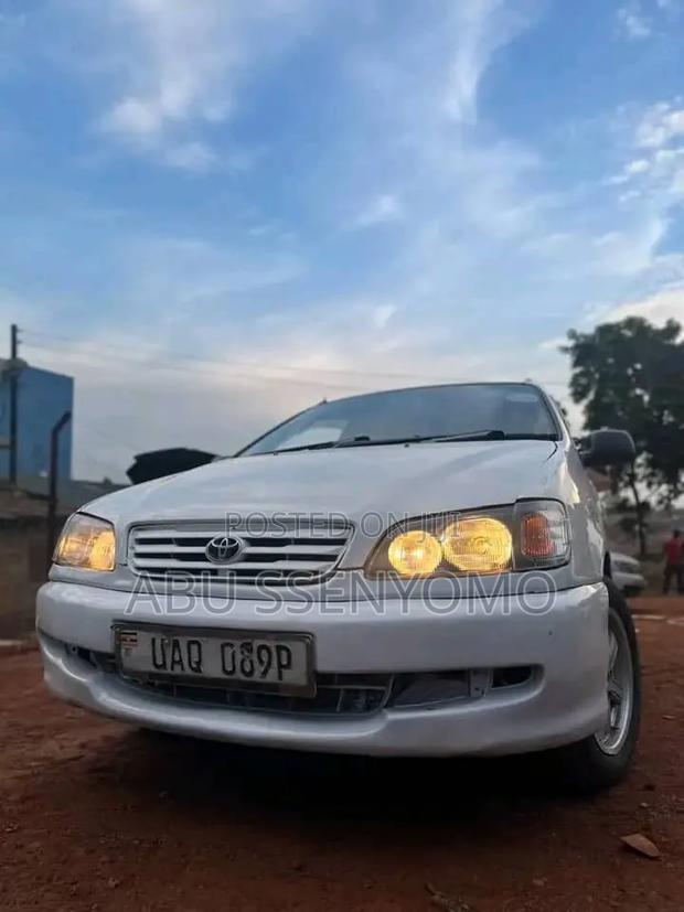 Toyota Ipsum 1998 White