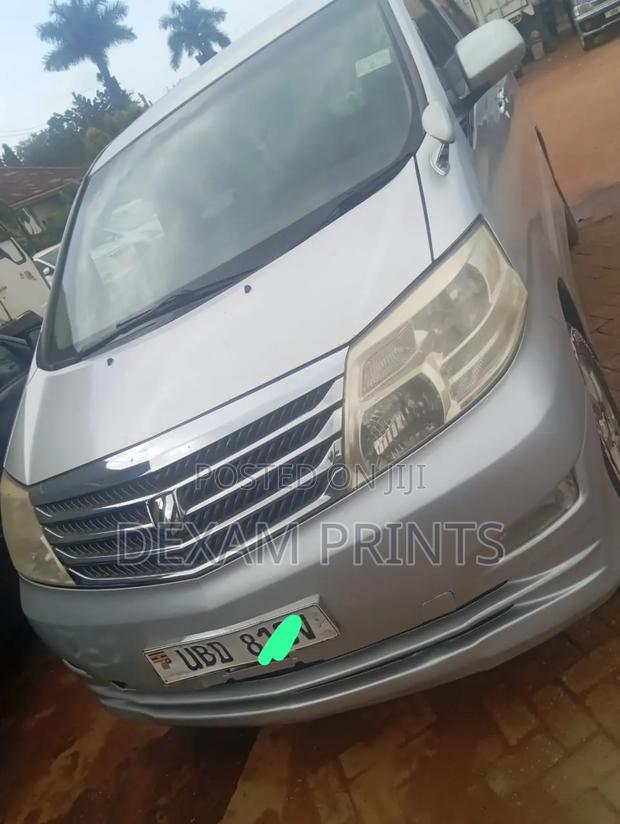 Toyota Alphard 2.4 Petrol AWD 2003 Silver