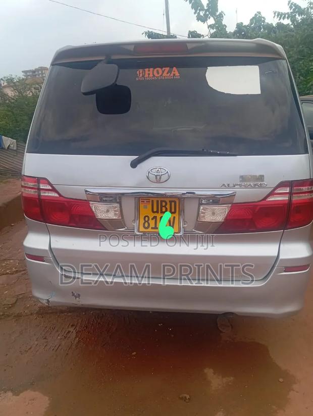 Toyota Alphard 2.4 Petrol AWD 2003 Silver