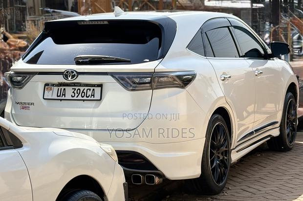 Toyota Harrier 2.0 2017
