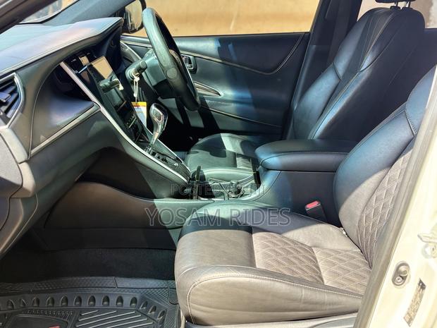 Toyota Harrier 2.0 2017