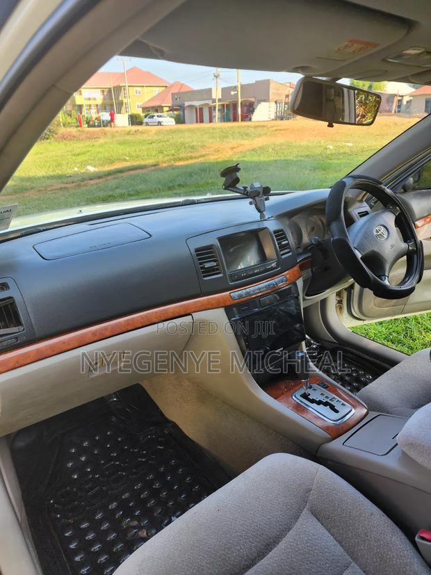 Toyota Mark II 2004 White