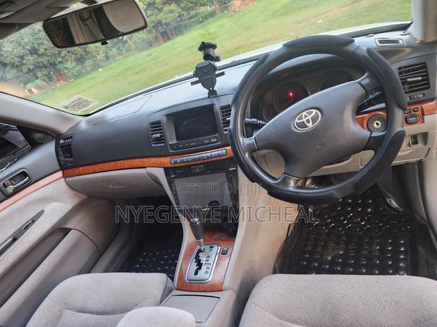 Toyota Mark II 2004 White