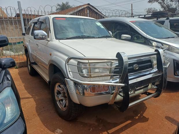 Toyota Hilux Surf 1998 White