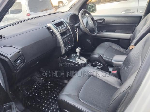 Nissan X-Trail 2010 Silver