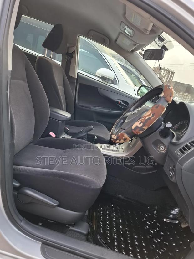 Toyota Corolla Fielder 2010 Silver