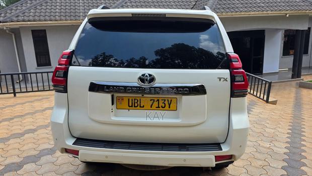 Toyota Land Cruiser Prado 2.8 2018 White