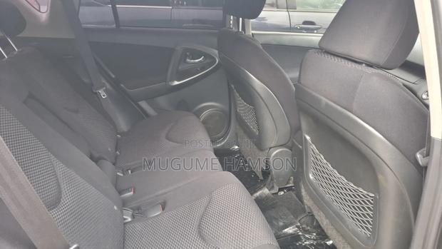 Toyota RAV4 2010 Silver