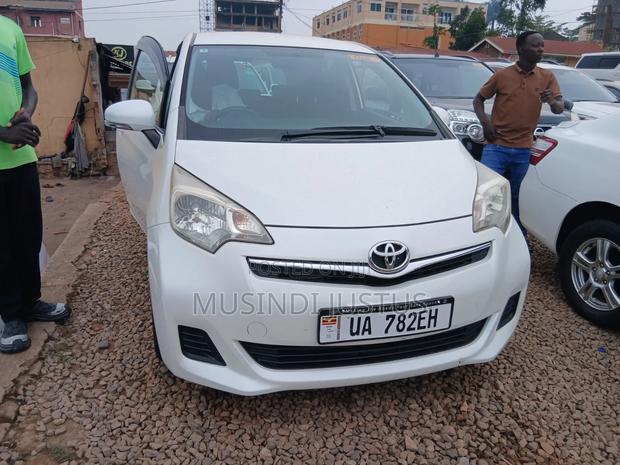 Toyota Ractis 2011 White