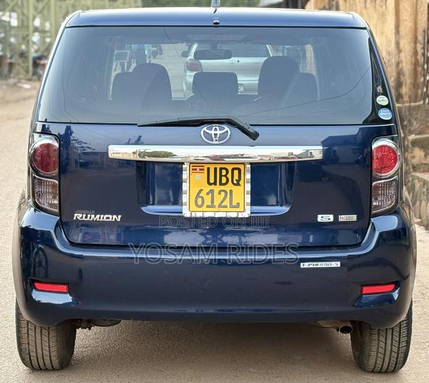 Toyota Corolla Rumion Hatchback 1.5 FWD 2011 Blue