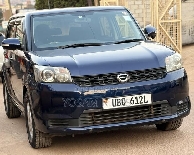 Toyota Corolla Rumion Hatchback 1.5 FWD 2011 Blue