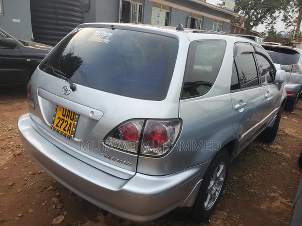 Toyota Harrier 2001 Silver