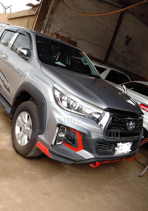 New Toyota Hilux 2024 Silver