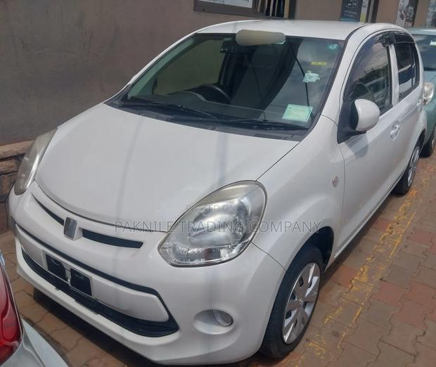 Toyota Passo 1.0 AWD 2013 White
