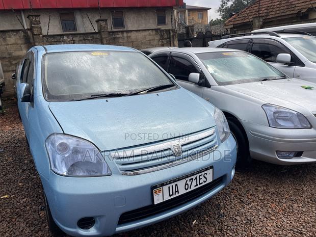 Toyota Raum 2005 Blue