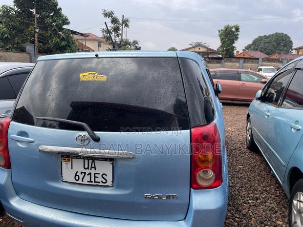 Toyota Raum 2005 Blue