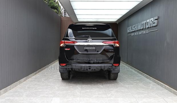 Toyota Fortuner 2018 Black