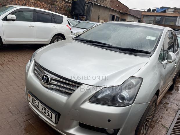 Toyota Blade 2009 Silver