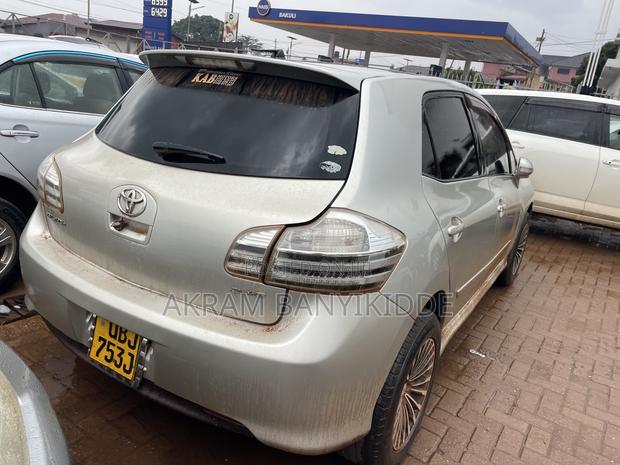 Toyota Blade 2009 Silver