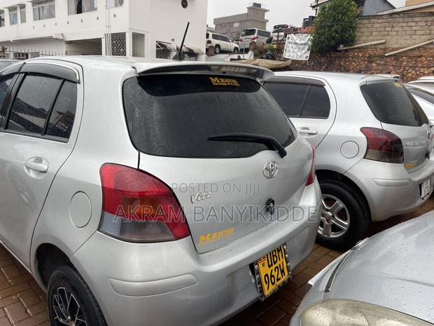 Toyota Vitz 2008 Silver