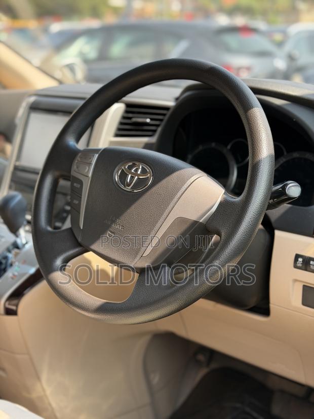 Toyota Alphard 2.4 Petrol AWD 2013 White