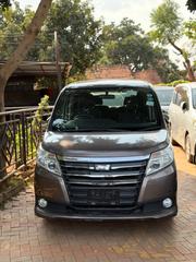 Toyota Noah 2.0 AWD (7 Seater) 2014 Gray for sale