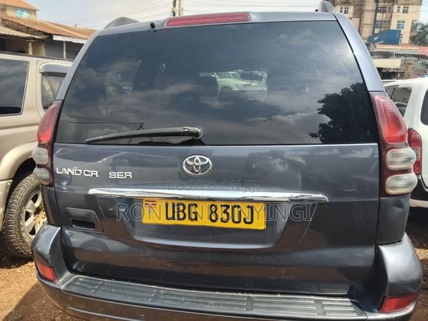 Toyota Land Cruiser Prado 2006 Gray
