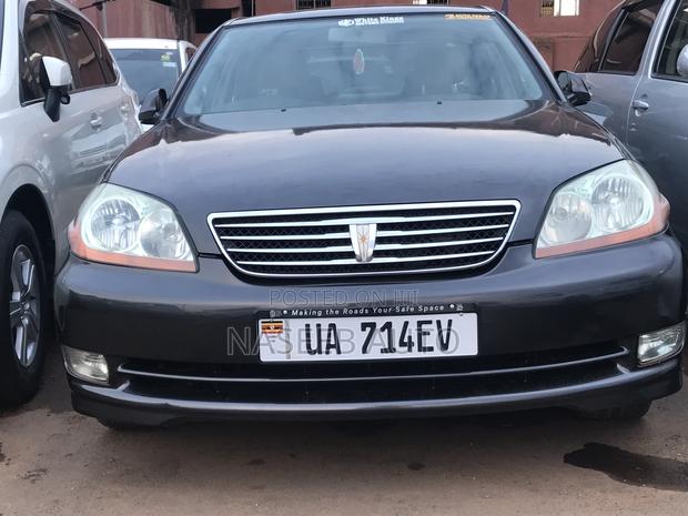 Toyota Mark II 2004 Maroon