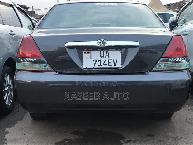 Toyota Mark II 2004 Maroon