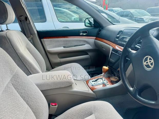 Toyota Mark II 2004 Blue