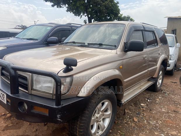 Toyota Hilux Surf 2008 Yellow