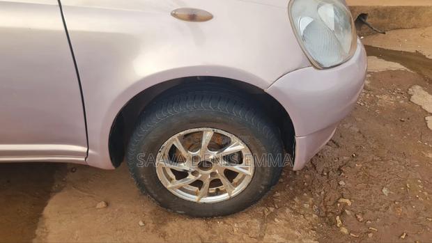 Toyota Vitz 2006 Pink
