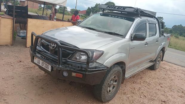 Toyota Hilux 2009 Silver