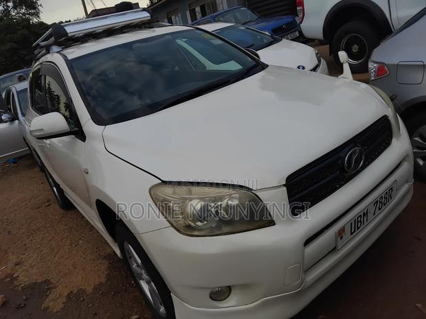 Toyota RAV4 2008 White