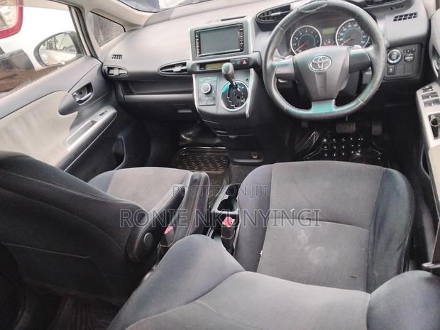 Toyota Wish 2010 White