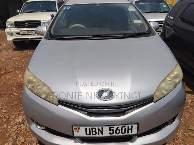 Toyota Wish 2010 Silver