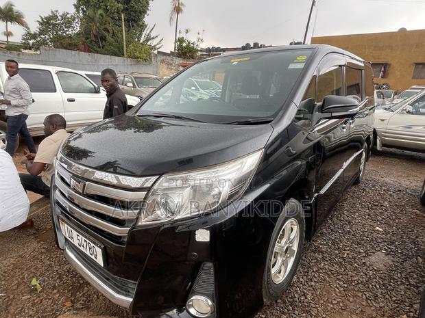 Toyota Noah 2014 Black