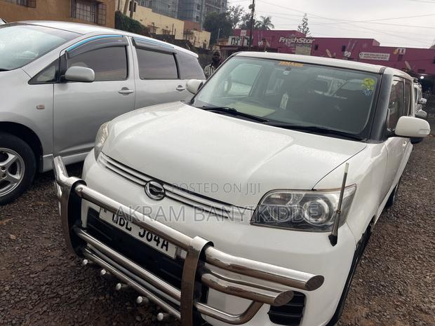Toyota Corolla Rumion 2010 White