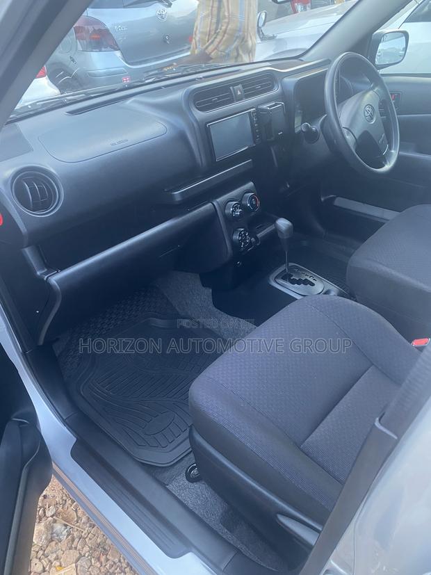 Toyota Probox 1.5 DX Comfort 2WD 2015 Silver