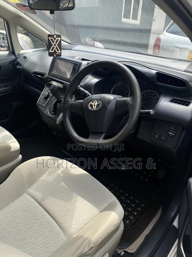 Toyota Wish 2010 White