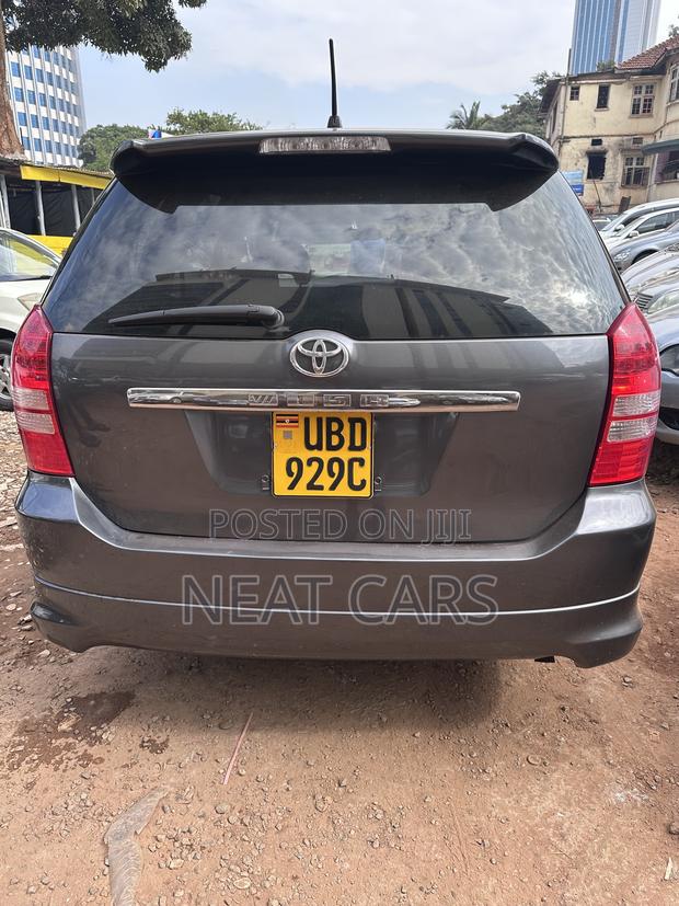 Toyota Wish 2005 Gray