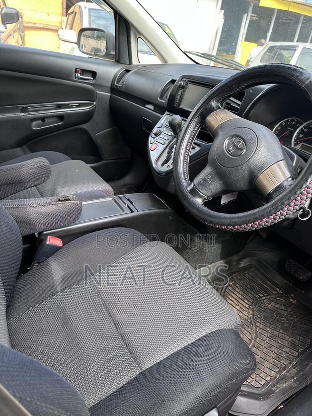 Toyota Wish 2005 Gray