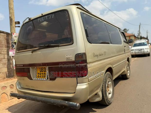 Toyota Toyoace 1998 Gold