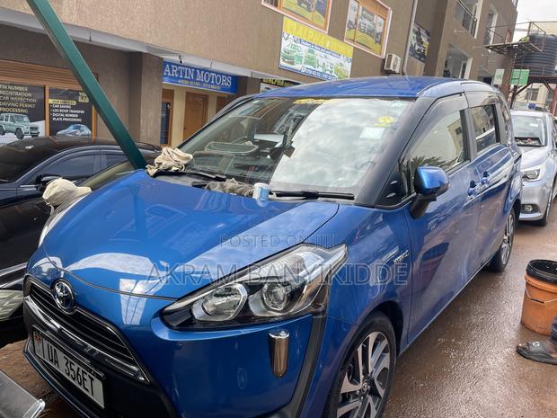 Toyota Sienta 2016 Blue