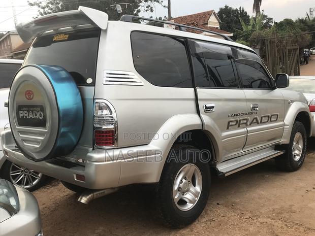Toyota Land Cruiser Prado 2000 Silver