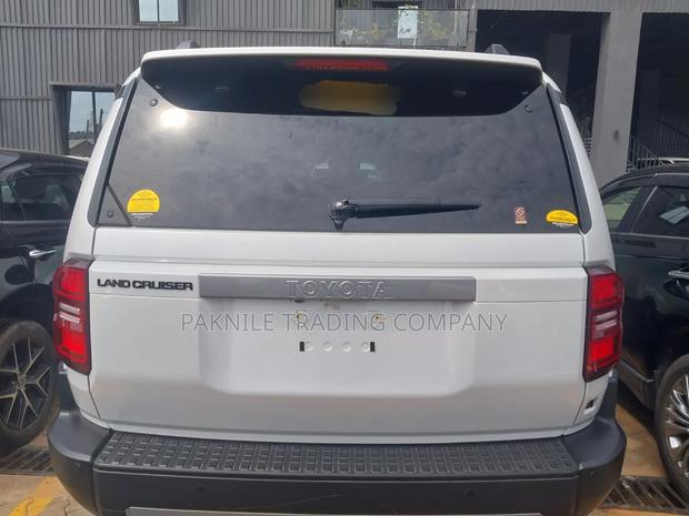 Toyota Land Cruiser LC250 2024 White