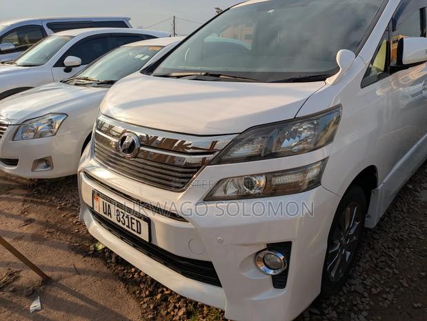 Toyota Alphard 2010 White