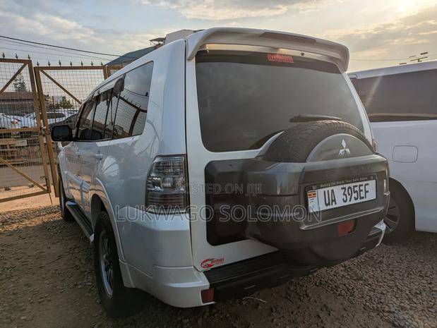 Mitsubishi Pajero 2013 White