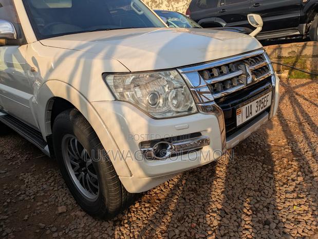 Mitsubishi Pajero 2013 White